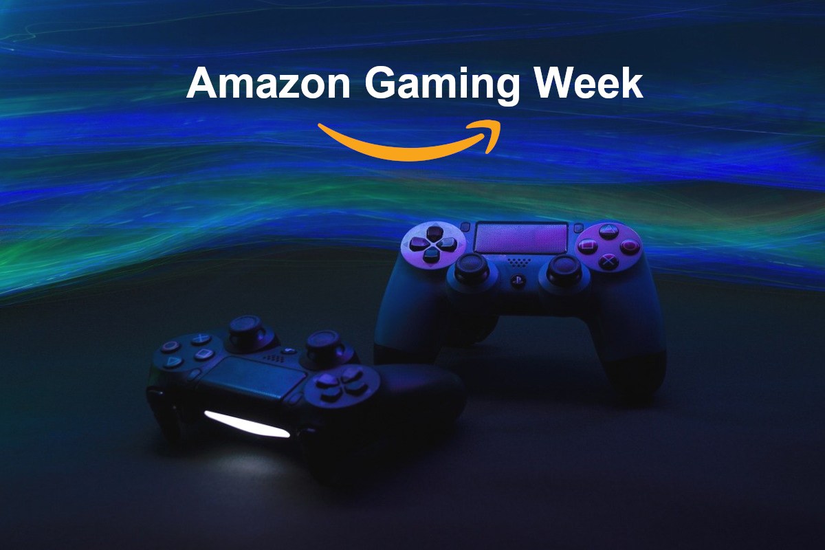 Ein liegender und ein hingestellter Controller in dunkelblauem Licht vor Grün blauen Wellen, darüber Amazon Gaming Week Schriftzug