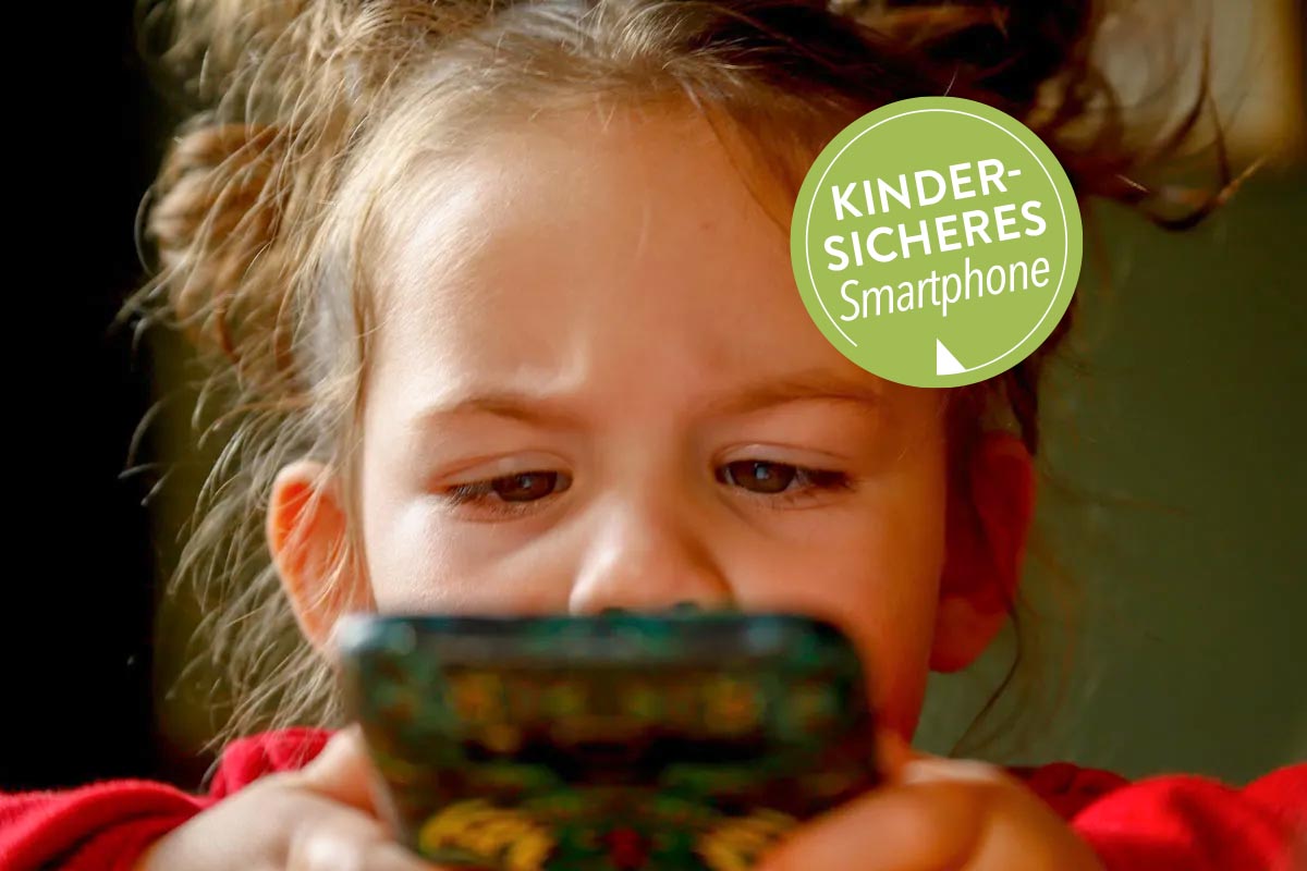 Kind mit Smartphone