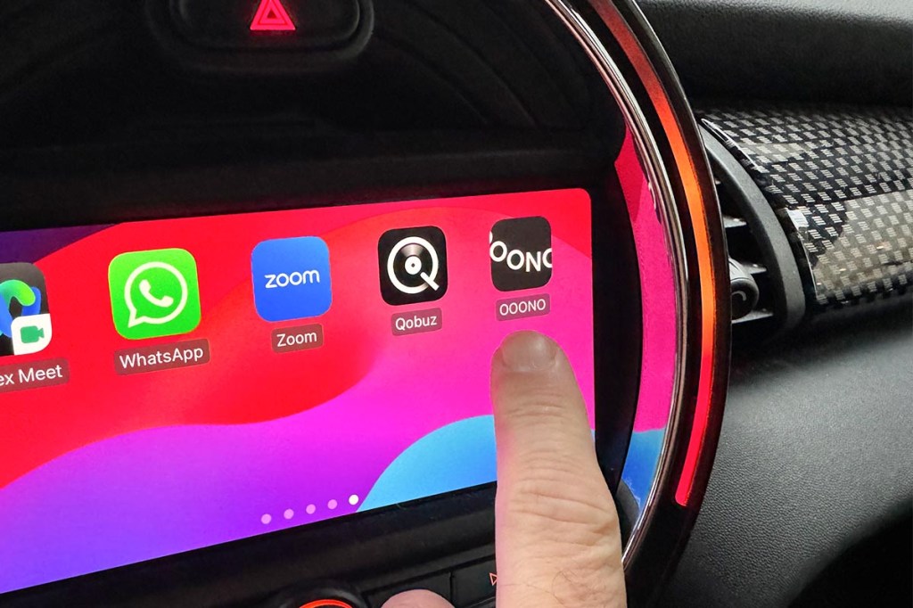 Ooono Co-Driver No2 - Vorbestellung Phase 2 - inkl. 12 Monate gratis  CarPlay + Navigation