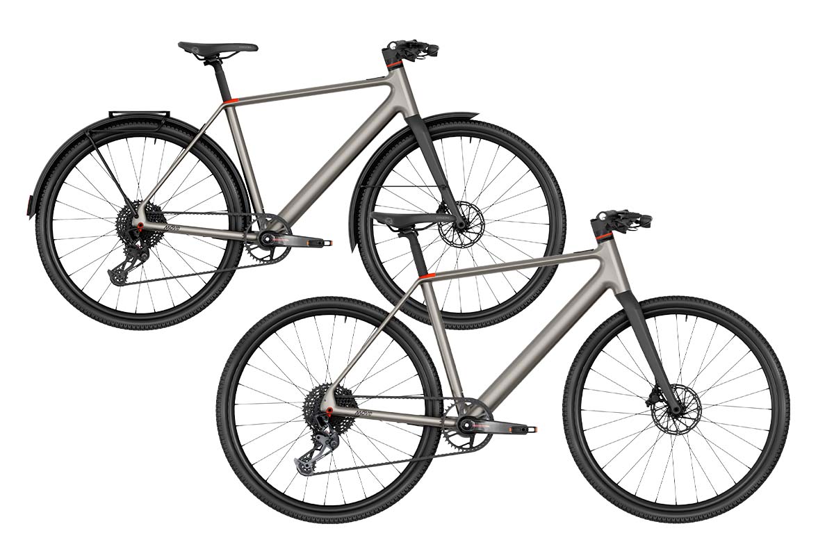 Productshot von zwei neuen E-Bikes, überlappen sich auf dem Bild, auf weißem Hintergrund