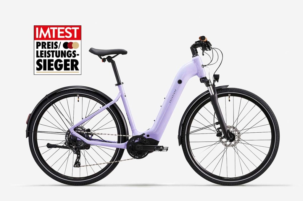 Productshot fliederfarbenes E-Bike mit Preis-Leistungs-Sieger-Grafik