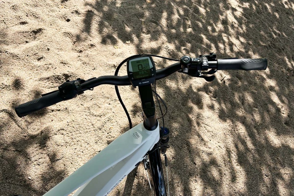 Blick auf den Lenker eines E-Bikes