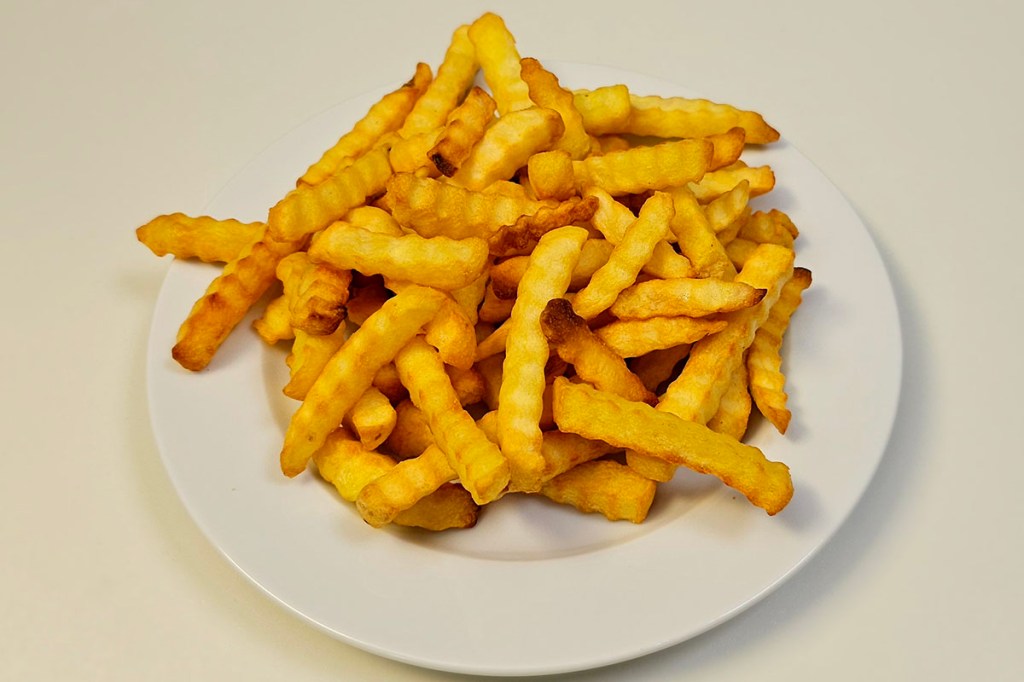 Pommes aus der Heißluftfritteuse von Philips