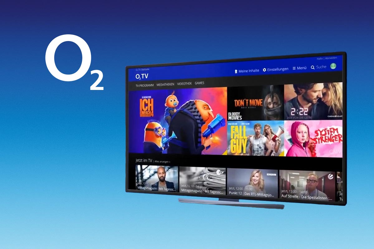 Ein Fernseher mit der O2 TV App vor blauem Hintergrund.